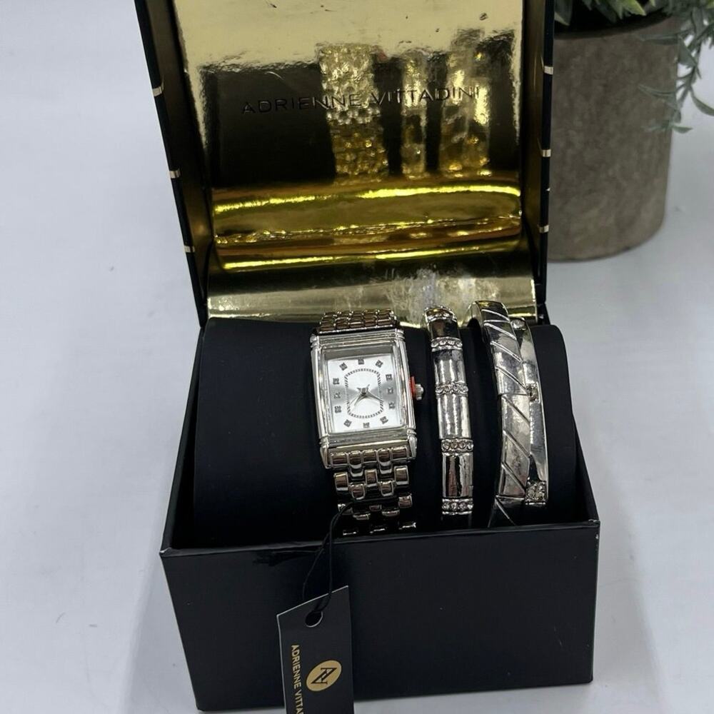Adrienne Vittadini Watch‎ and Three BangleS Bracelet Set Gift Box New